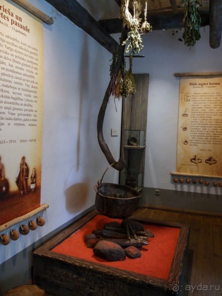 В Турайде озёр голубые прозоры...