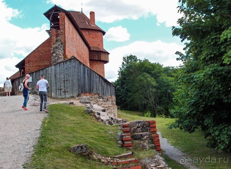 В Турайде озёр голубые прозоры...