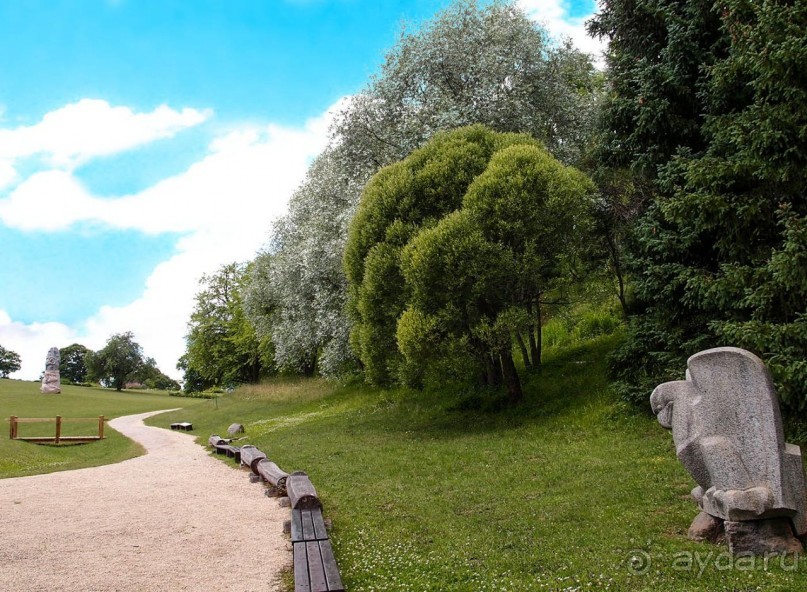 В Турайде озёр голубые прозоры...