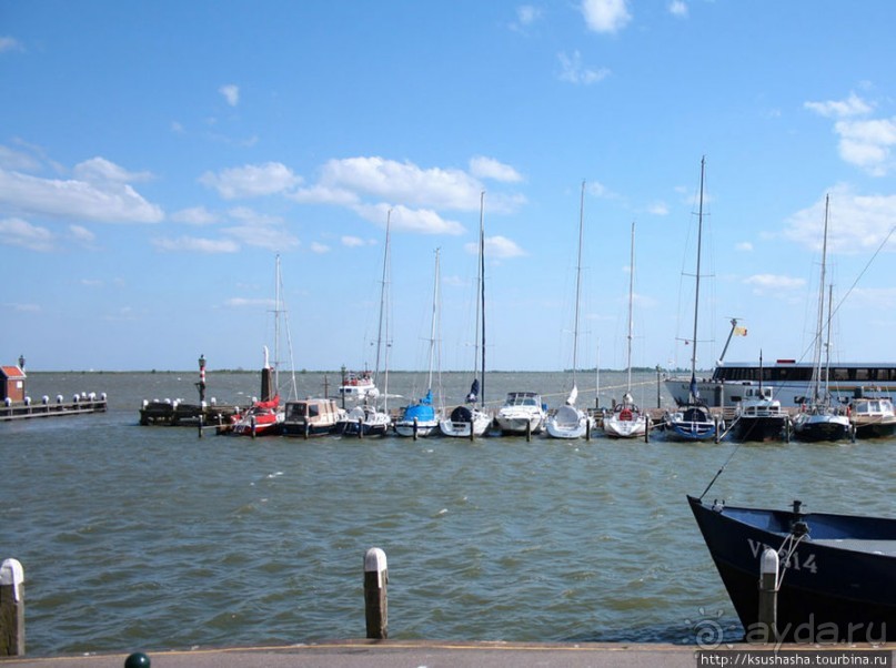 Живописный рыбацкий городок Волендам