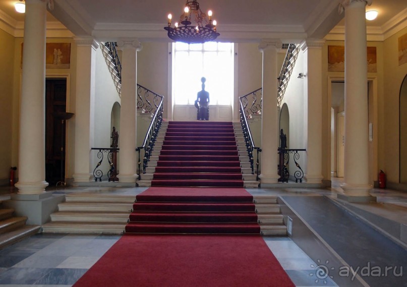 Палеа Анактора. Дворец, музей и место саммита