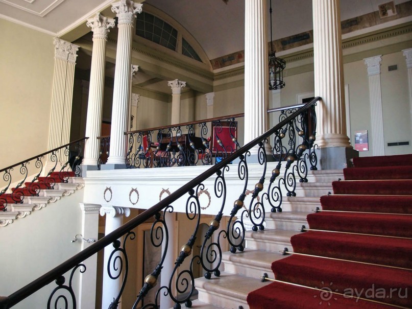 Палеа Анактора. Дворец, музей и место саммита