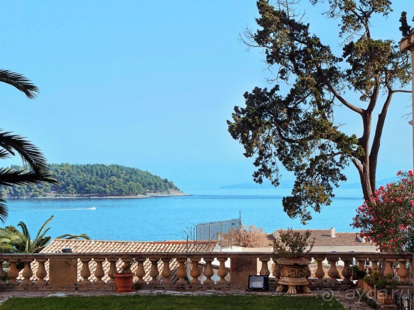 Палеа Анактора. Дворец, музей и место саммита