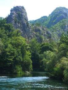 Лодочки на реке Цетина