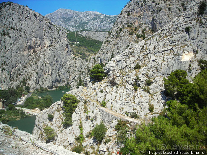 Лодочки на реке Цетина