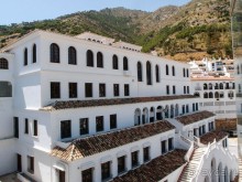 Михас-игрушка, город-сувенир