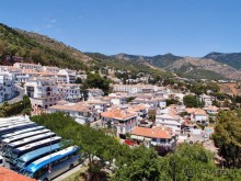 Михас-игрушка, город-сувенир