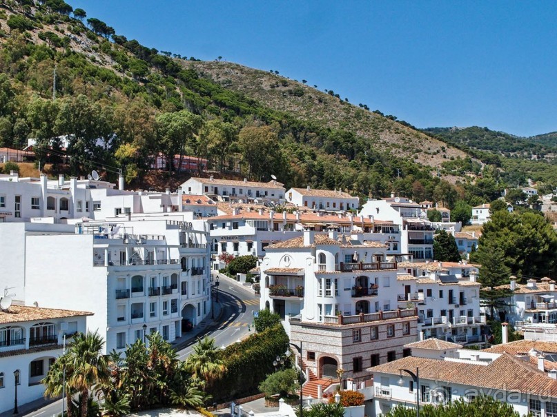 Михас-игрушка, город-сувенир