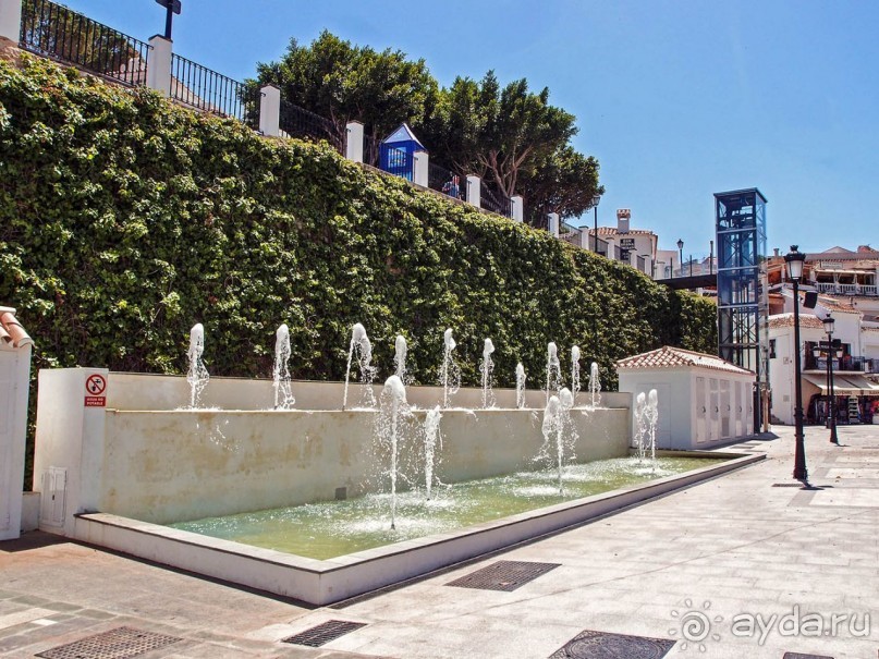 Михас-игрушка, город-сувенир