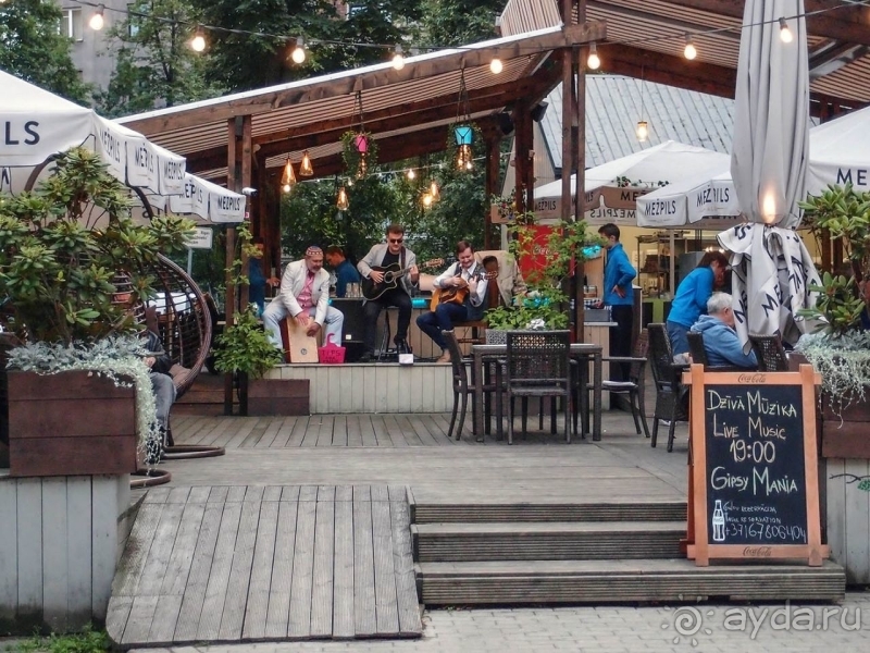 Открой порталы в вымысел, в кино и в историю