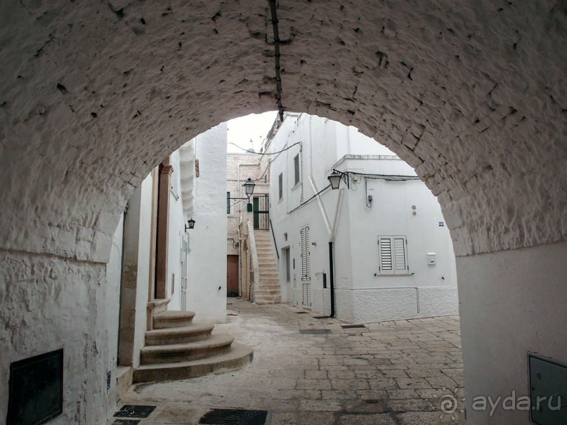 фото Остуни