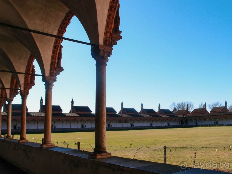 Чертоза ди Павиа — шедевр среди полей
