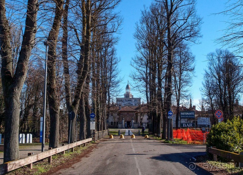 Чертоза ди Павиа — шедевр среди полей