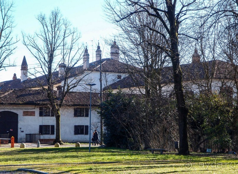 Чертоза ди Павиа — шедевр среди полей