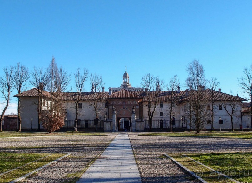 Чертоза ди Павиа — шедевр среди полей