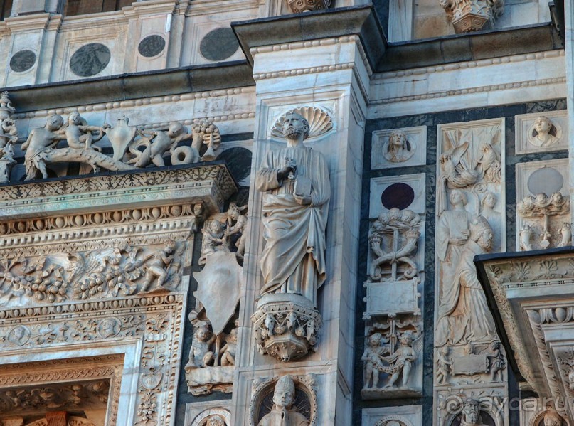 Чертоза ди Павиа — шедевр среди полей