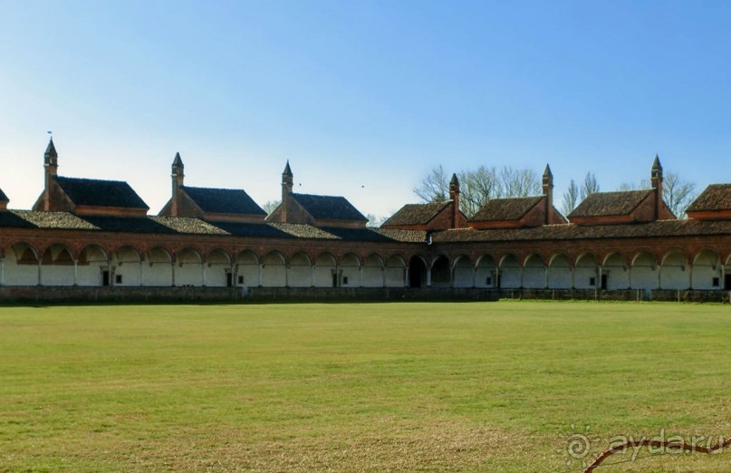 Чертоза ди Павиа — шедевр среди полей