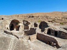 Пещерный город над Курой