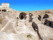 Пещерный город над Курой