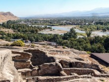 Пещерный город над Курой