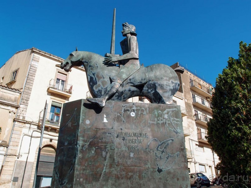 Сказ о мятежном бароне, отсечённых головах и библейских снах