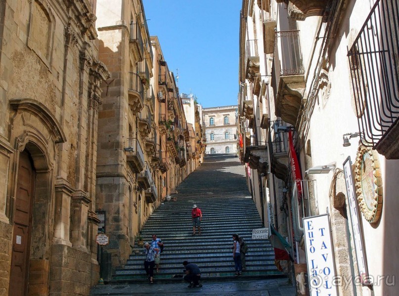 Сказ о мятежном бароне, отсечённых головах и библейских снах