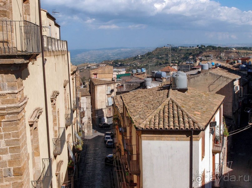 Сказ о мятежном бароне, отсечённых головах и библейских снах