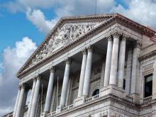 Монастырь, дворец, парламент