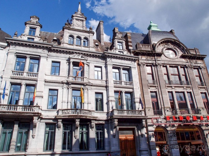 Красивых любят чаще и прилежней