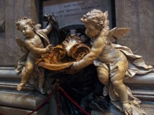 Ватикан. Серый день, белый мрамор Пьеты