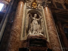 Ватикан. Серый день, белый мрамор Пьеты