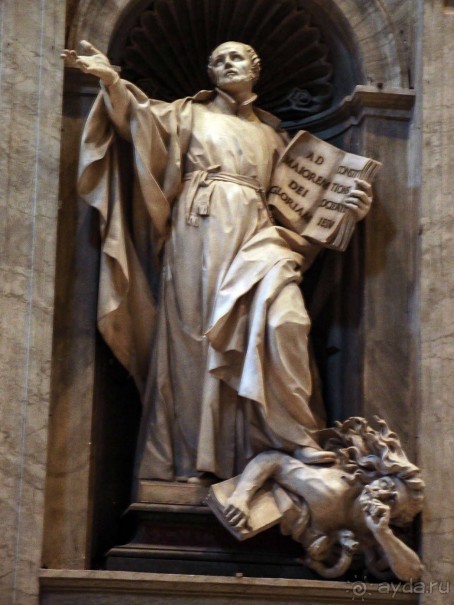 Ватикан. Серый день, белый мрамор Пьеты