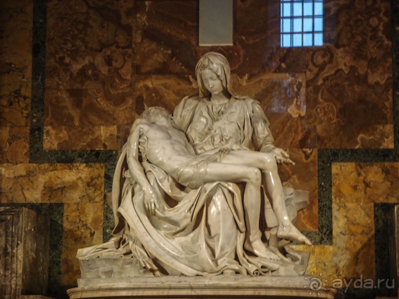 Ватикан. Серый день, белый мрамор Пьеты