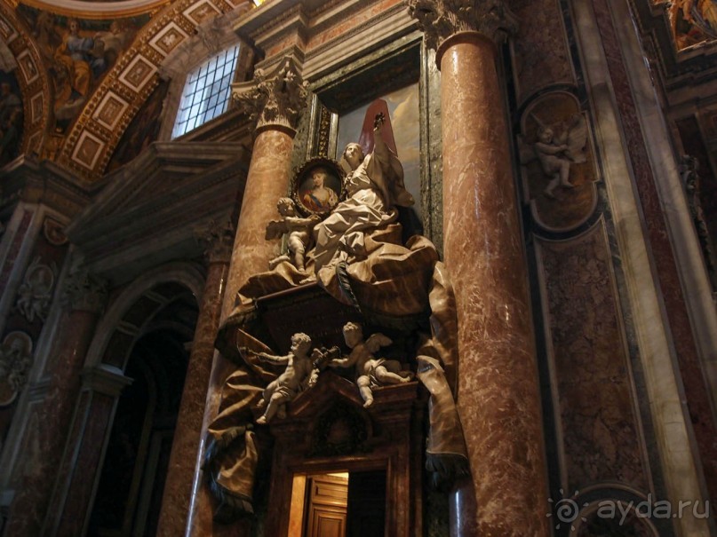 Ватикан. Серый день, белый мрамор Пьеты