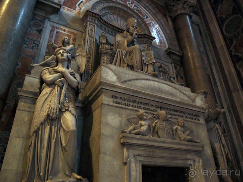 Ватикан. Серый день, белый мрамор Пьеты