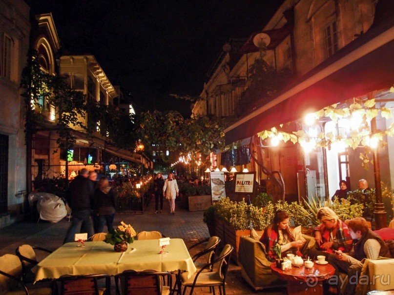 Тбилиси в тёмном и сверкающем плаще