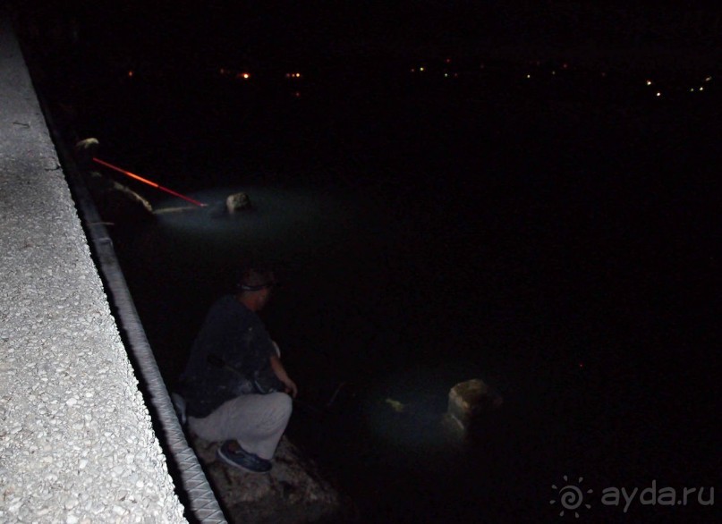 Самолет летит в Канóни