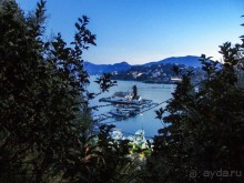 Самолет летит в Канóни