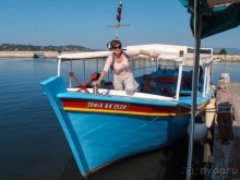 Самолет летит в Канóни