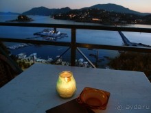 Самолет летит в Канóни