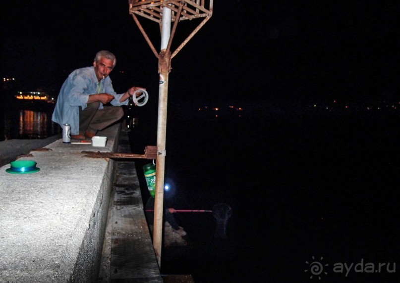 Самолет летит в Канóни