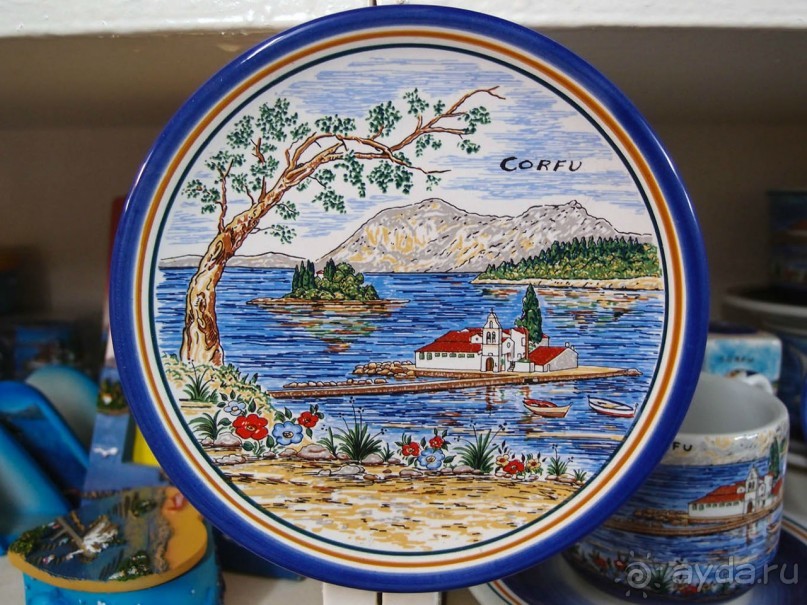 Самолет летит в Канóни