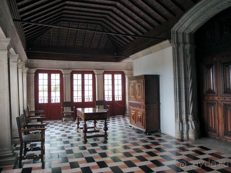 Про королевских сорок, мавританский замок и креветочный суп