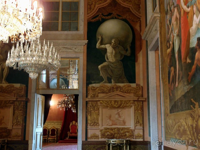Интерьеры дворца Ажуда