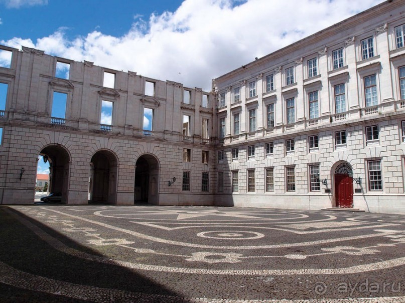 Интерьеры дворца Ажуда