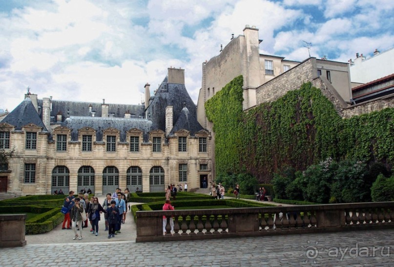 Секретная дверца Сюлли