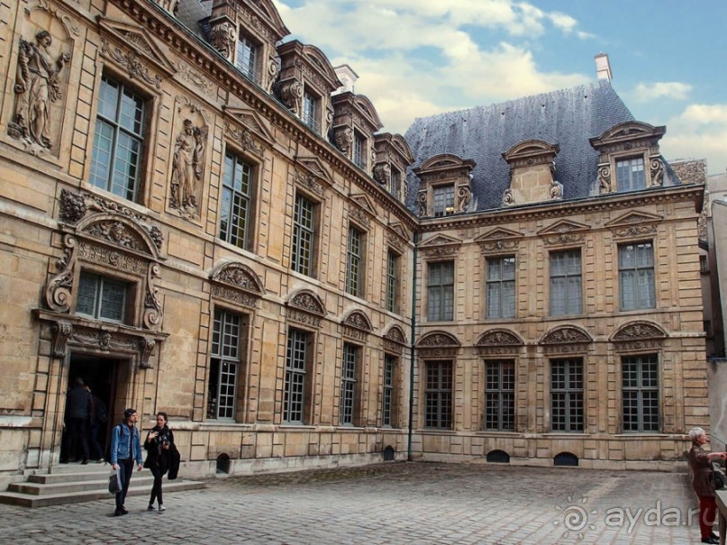 Секретная дверца Сюлли