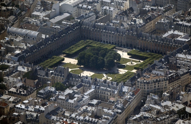 Секретная дверца Сюлли