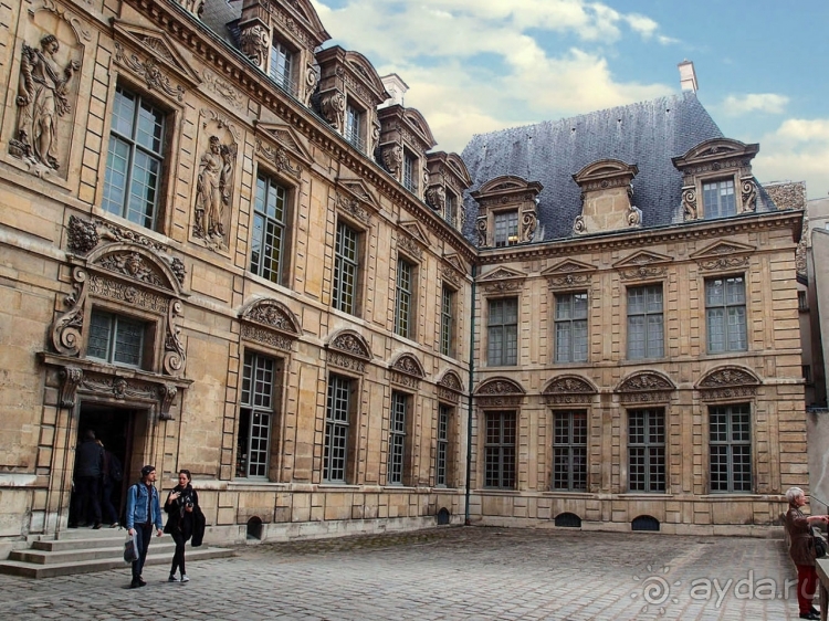 Секретная дверца Сюлли