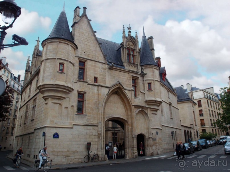 Секретная дверца Сюлли